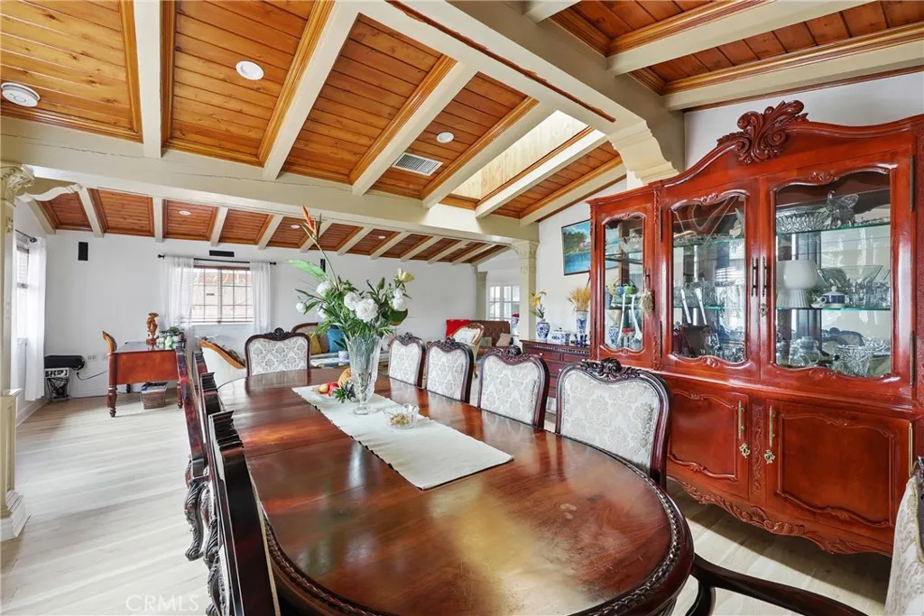 1729 W 51st Place, Los Angeles, California 90062 home-pic-8